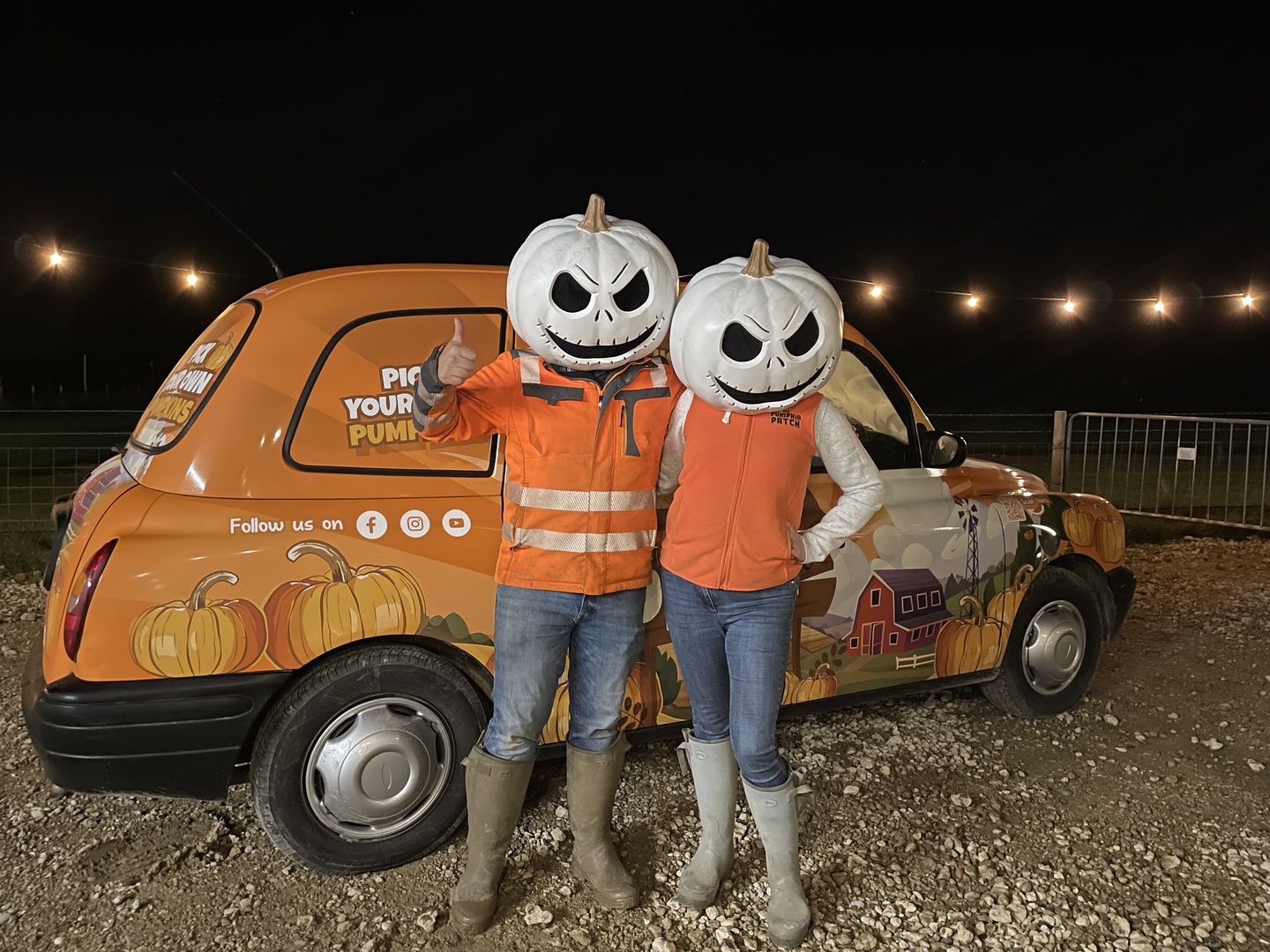 Spooky pumpkin heads with taxi 